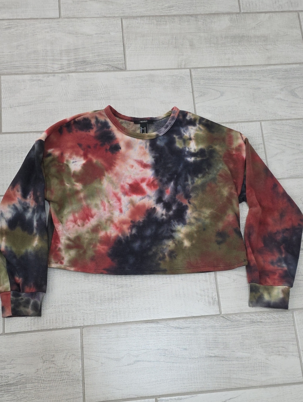Forever 21 Cropped Tie Dye Sweater Women's Size Medium Halloween Fall Cozy